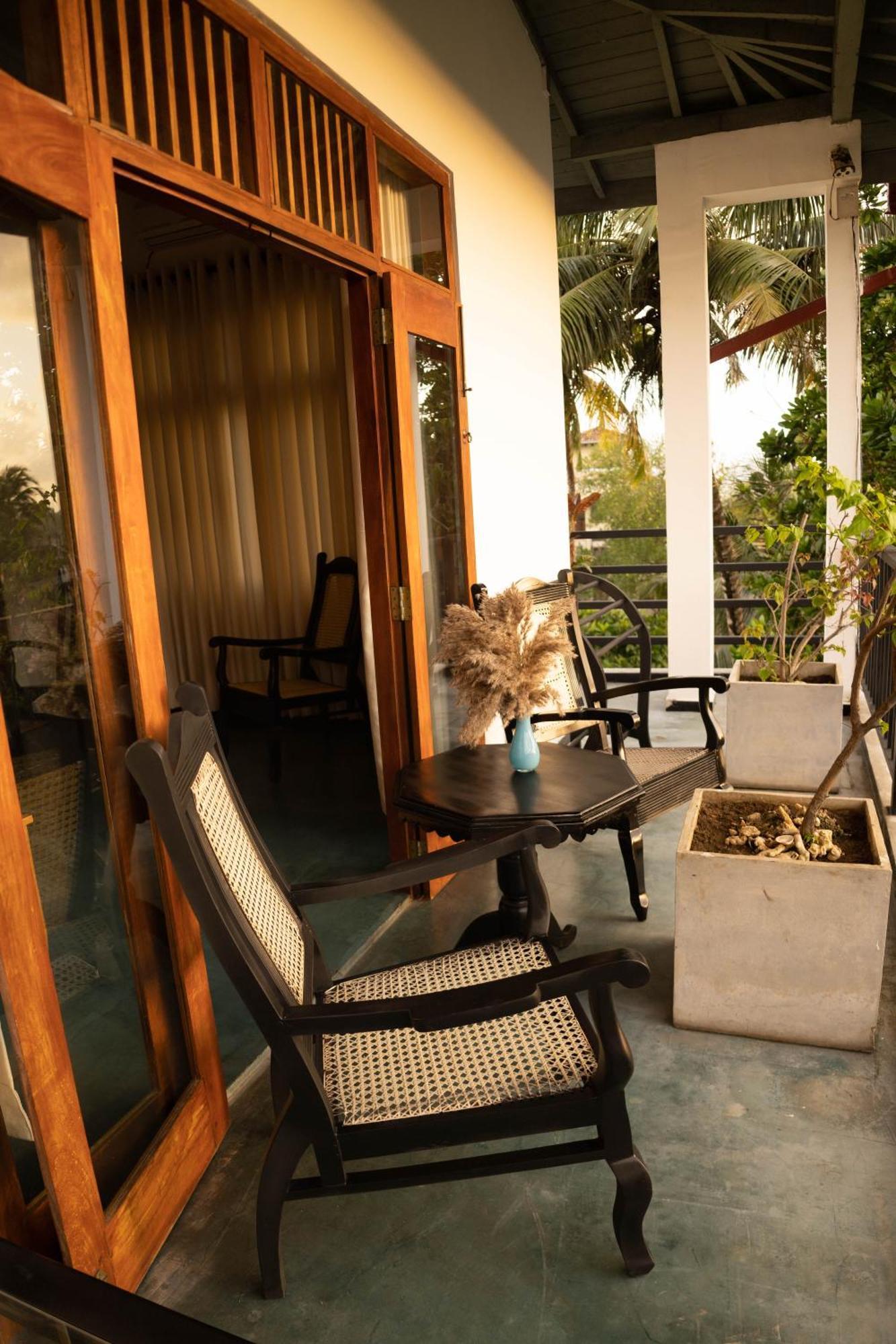 Hotel Bay Watch Unawatuna Exterior photo